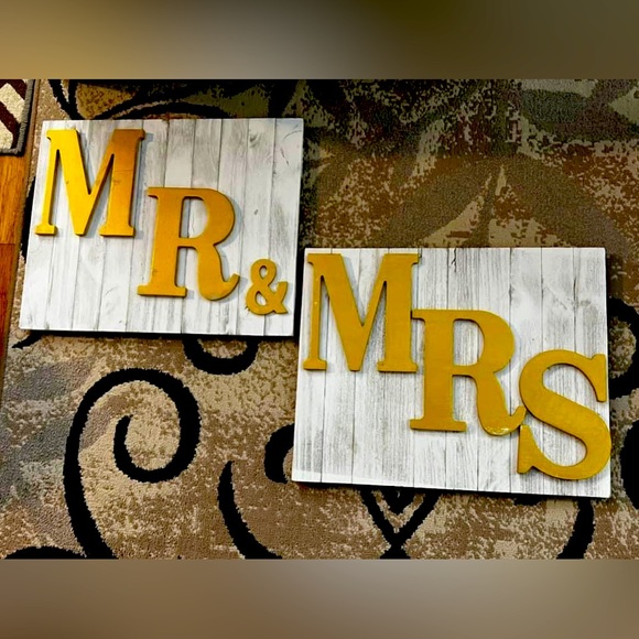 Sign - Picture 1 of 1